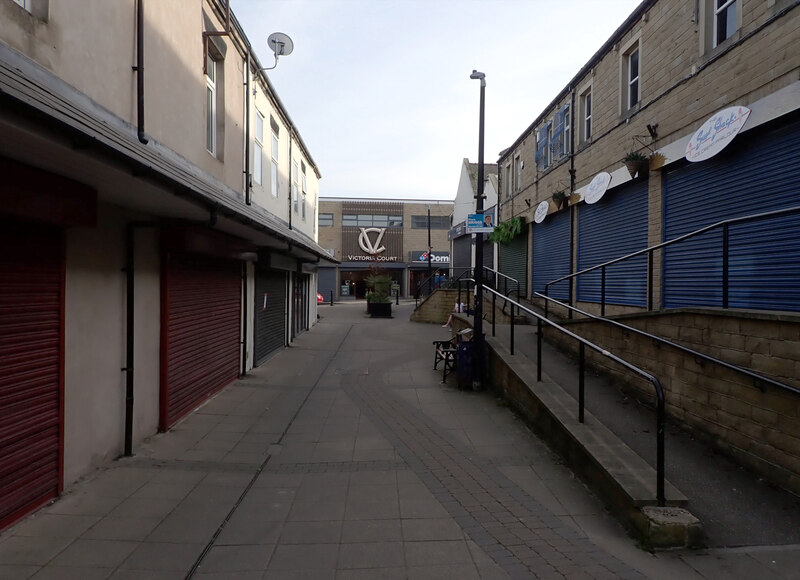 Albion Street, Cleckheaton © habiloid Geograph Britain and Ireland