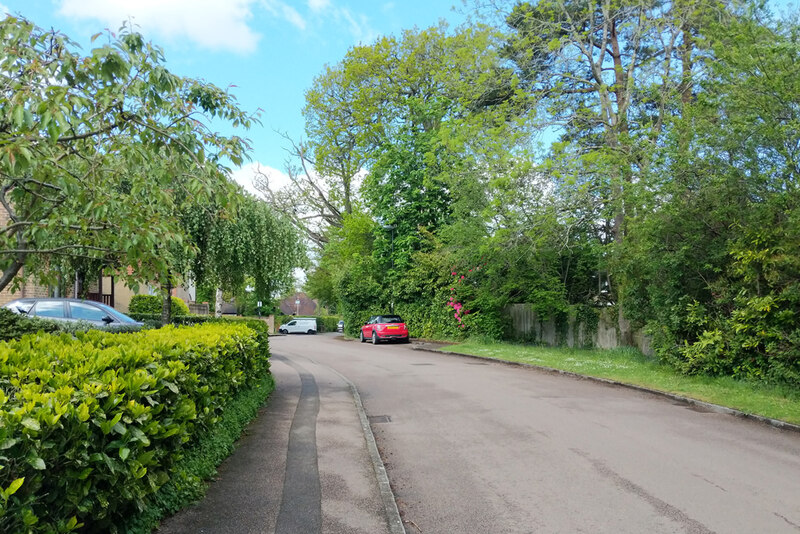 Saxon Road, Maidenbower, Crawley © Robin Webster :: Geograph Britain