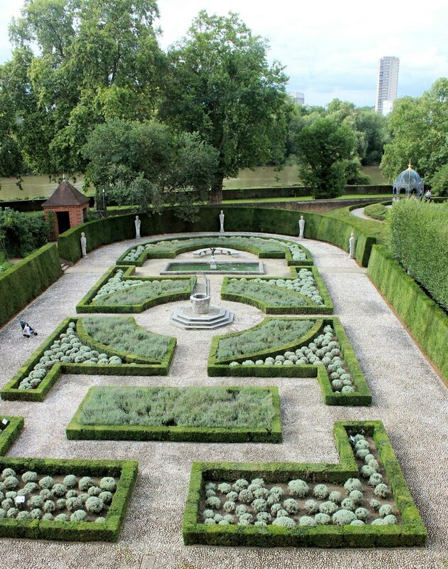 The Queen's Garden, Kew Palace © Martin Tester :: Geograph Britain and ...