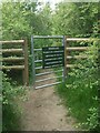 SS8978 : Gate at the southern end of a permissive path, Broadlands by eswales