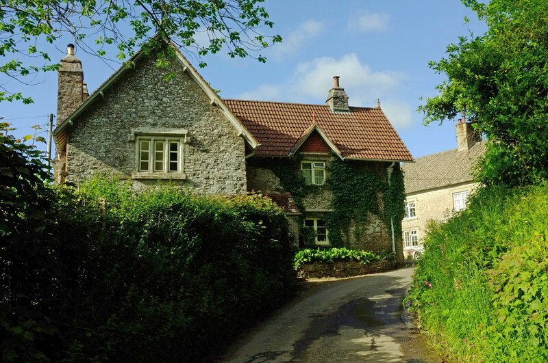 Berry Castle Lodge © Derek Harper Geograph Britain and Ireland