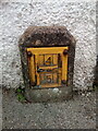 SH6266 : Hydrant marker on Ffordd Pant, Bethesda by Meirion