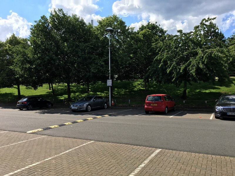 Parking at Farnborough Gate © Mr Ignavy :: Geograph Britain and Ireland