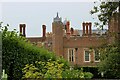 TQ1568 : Hampton Court Palace - Chimney stacks by Martin Tester