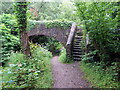 Pont dros gamlas / Bridge spanning a canal