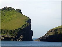 NF0997 : St Kilda - Caolas an Dùin (the straits of Dùn) by Rob Farrow