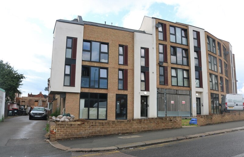 New flats on Station Road, West Hendon © David Howard Geograph