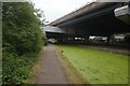 SP0891 : M6 motorway goes over the Tame Valley Canal by Ian S