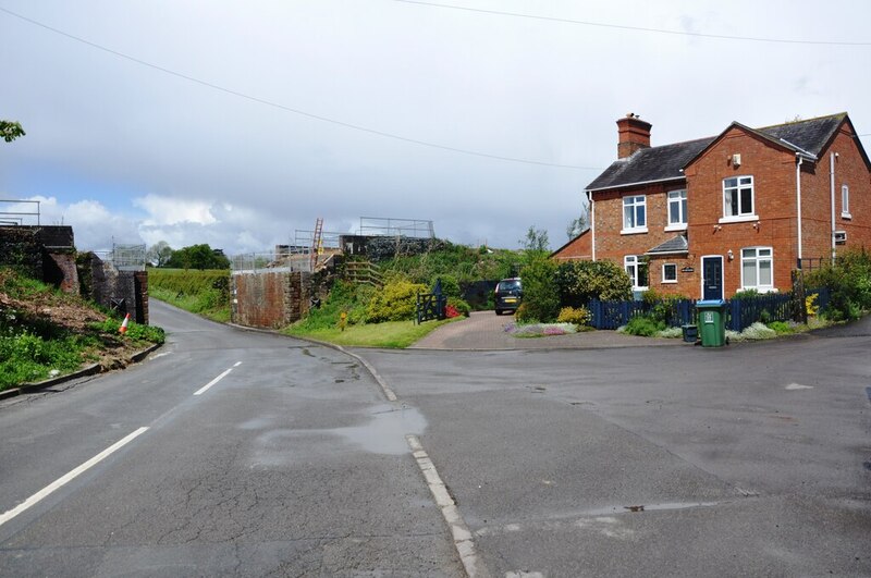 Marsh Gibbon & Poundon Station House and... © Bob Walters :: Geograph ...