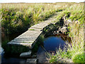 SE0413 : Footbridge on the Kirklees Way, Slaithwaite by Humphrey Bolton