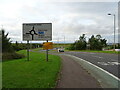 Motherwell Road (B7066) approaching roundabout