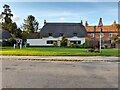 Thatched cottages on Aylesbury Road, Cuddington