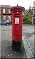 Edward VIII postbox on Deanwood Avenue