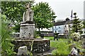 Laugharne Castle: Statue, carved in wood of Dylan Thomas