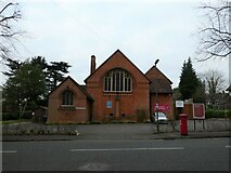 SU9957 : St Mary of Bethany, Woking: December 2021 by Basher Eyre
