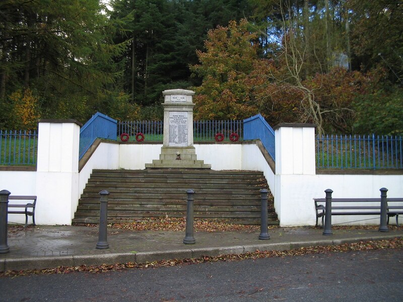 Brynamman War Memorial © Sandy Gerrard :: Geograph Britain and Ireland