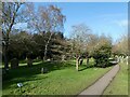 Holy Trinity, Cookham: churchyard