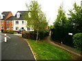 Footpath leaving Newhall Park Drive, North Bierley