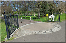 NS6063 : Pedestrian entrance to Glasgow Green by Thomas Nugent