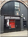 Axe Junkies, urban axe throwing