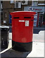 Double aperture Elizabeth II postbox on Tooley Street
