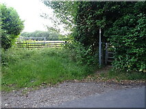 TQ6262 : Field entrance and footpath off Haven Hill by JThomas