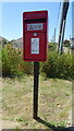 Elizabeth II postbox on Hampton Pier Avenue, Herne Bay