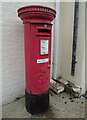 George V postbox on High Street, Lower Stoke