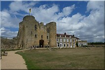 TQ5846 : Tonbridge Castle gatehouse by DS Pugh