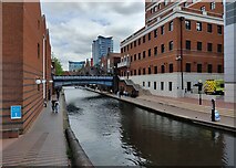 SP0686 : Birmingham Main Line Canal in Birmingham city centre by Mat Fascione