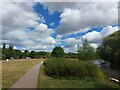 Riverside walk approaching the free car park of Warwick Road