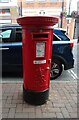 Elizabeth II postbox on High Street, Camberley