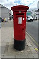 Elizabeth II postbox on North Street, Romford