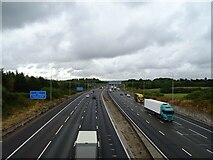 TQ5790 : Looking north on the M25 Motorway by JThomas
