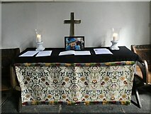 SU6271 : St Mark, Englefield: altar by Basher Eyre