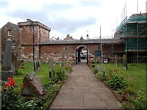 NY6820 : Entrance from Boroughgate, St. Lawrence's Church, Appleby by habiloid