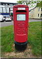 Elizabeth II postbox on Bridge Road