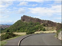 NT2772 : Queen's Drive and Salisbury Crags by Richard Webb
