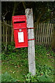 Elizabeth II postbox on Sowley Lane