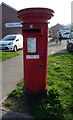 Elizabeth II postbox on Gorley Road