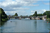 TQ1568 : Hampton Court Bridge by Robin Webster