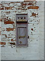 Disused Victorian wallbox in Chesterfield hamlet