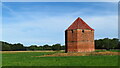 Octagonal dovecote by Low Middleton Farm, Middleton One Row