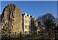 Rochester - Castle wall and buildings on Castle Hill