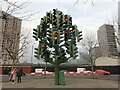 TQ3880 : The Traffic Light Tree by Marathon