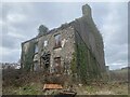 Ruined building at Ffynnon Wen