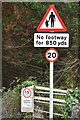 "No Footway" and "Quarry Traffic" signs on Venns Gate