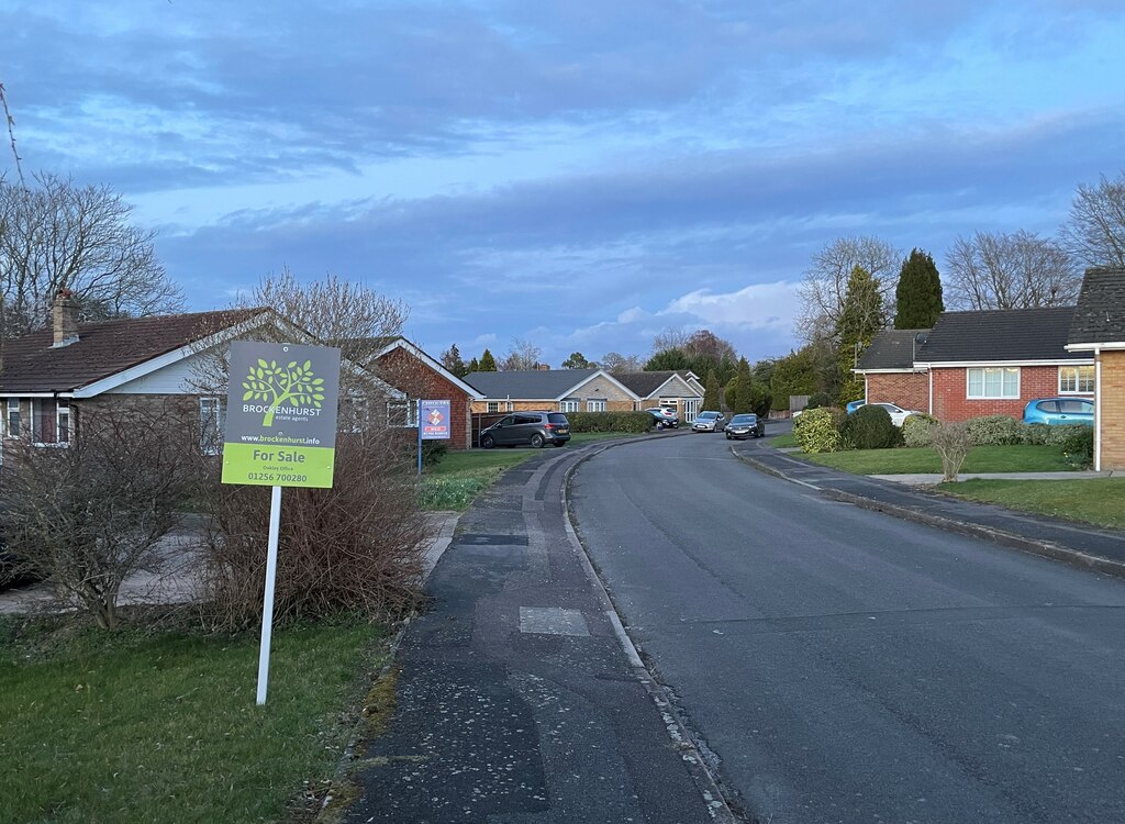 two-houses-for-sale-kings-orchard-mr-ignavy-geograph-britain-and