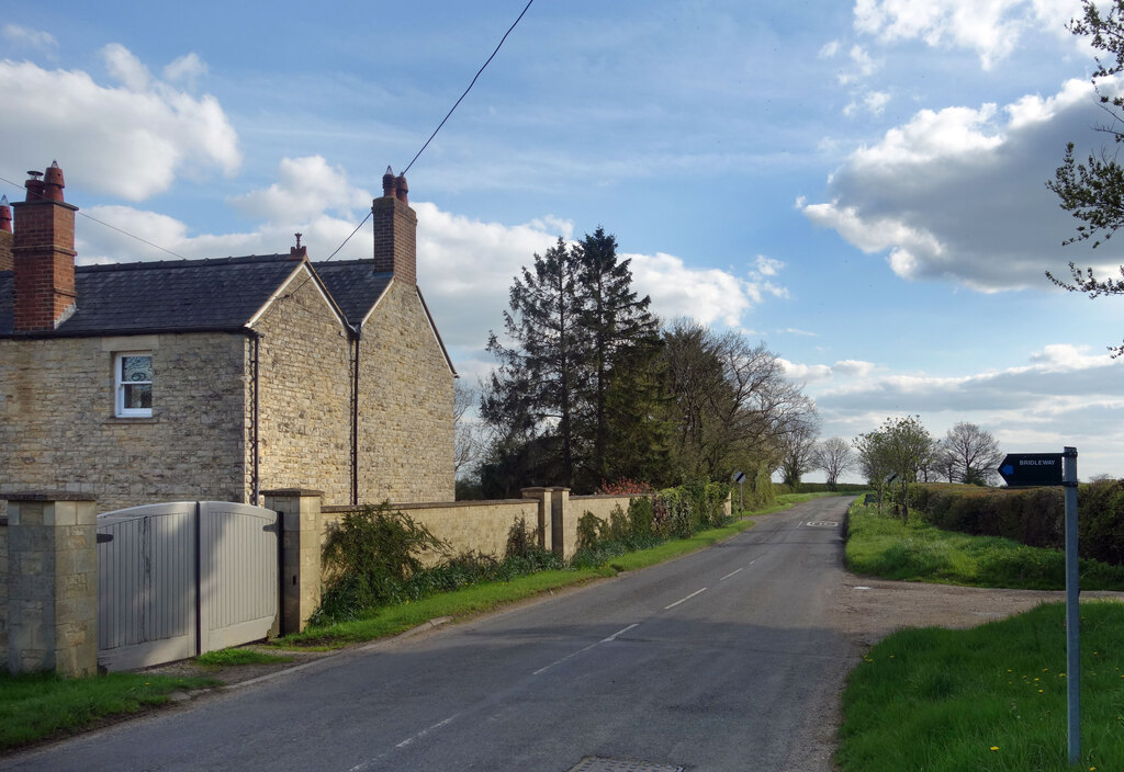 Heath Holm Farm, New Yatt Road © Des Blenkinsopp :: Geograph Britain ...