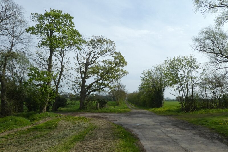 Blacktoft Grange Road meets Leavens Lane © DS Pugh :: Geograph Britain ...